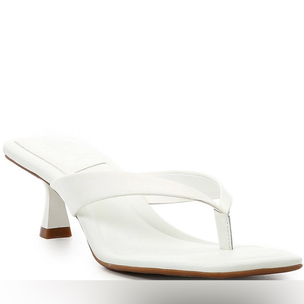 Gianni Bini White Kitten Heel Sandals 🆕 Never used Original box Size 8.5